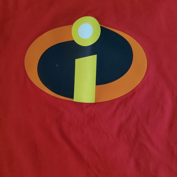 DISNEY The Incredibles red Short Sleeve graphic tee Sml. - Picture 2 of 6